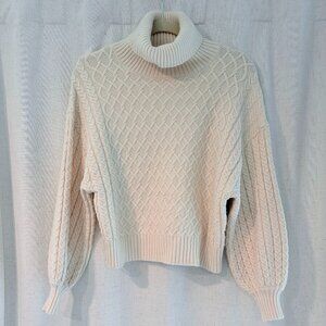 Tahari Women's White Turtleneck Sweater - Size Small